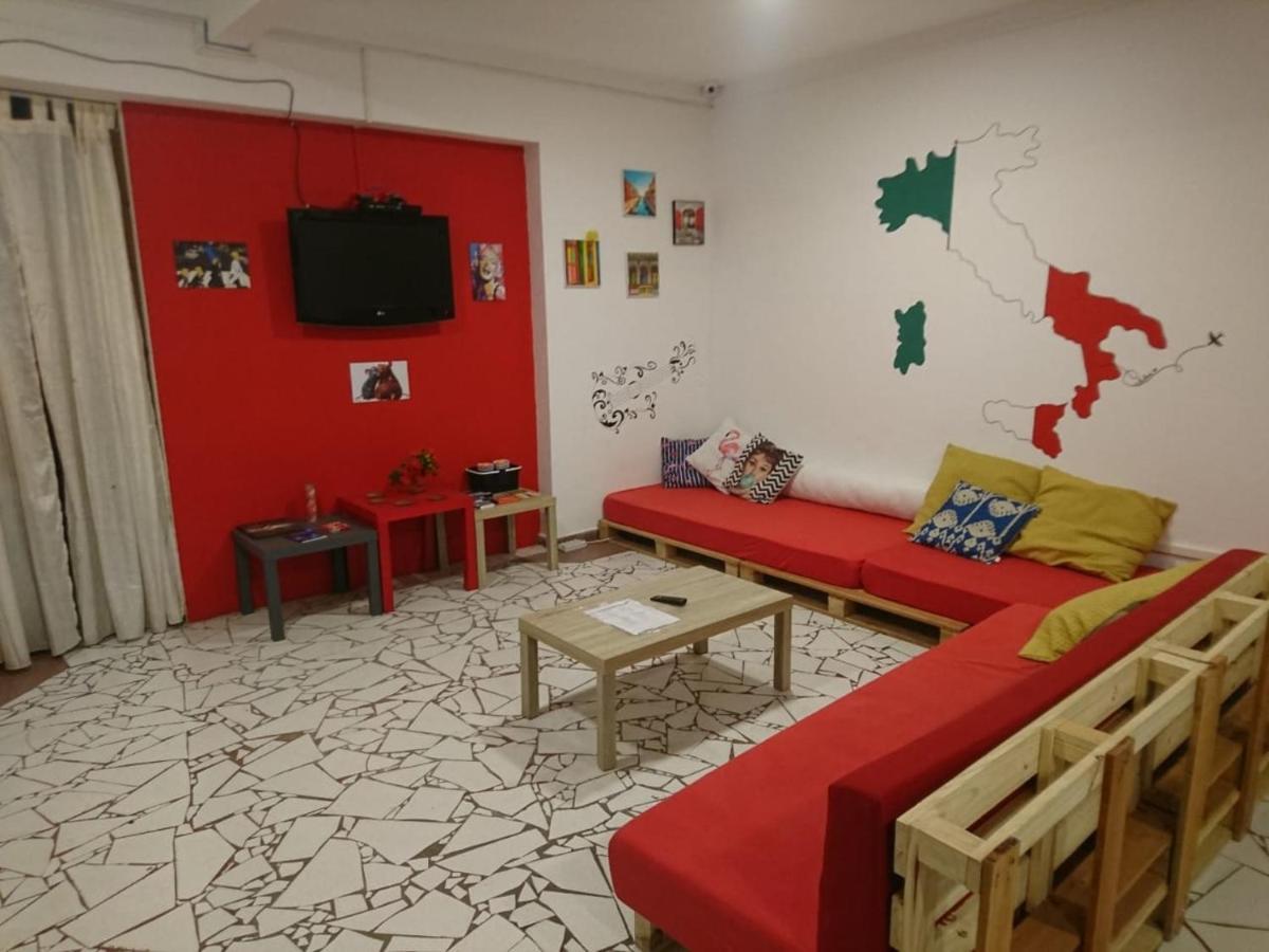 Hostel Calabria Na Vila Madalena Junto A Alegria Da Vila São Paulo Exterior foto