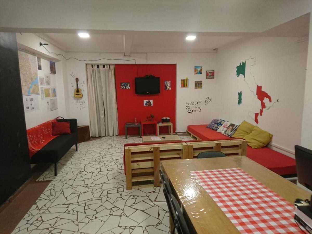 Hostel Calabria Na Vila Madalena Junto A Alegria Da Vila São Paulo Exterior foto